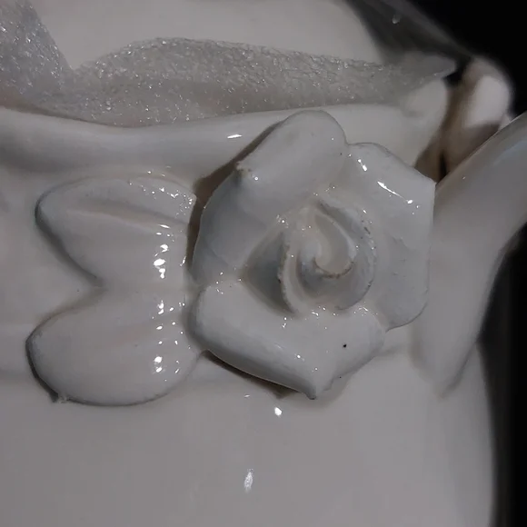 Vintage Teapot Cup Set Stacked White Porcelain with Relief Molded White Flowers - Picture 7 of 15